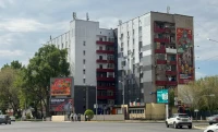 Ремонт фасадов многоэтажек в Уральске: как выглядят общежития после обновления