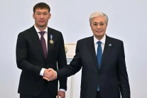 Токаев наградил Шавката Рахмонова, Зарину Алтынбаеву и других деятелей