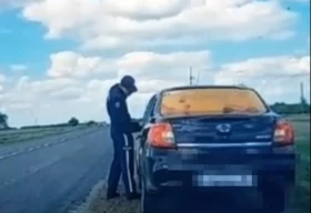 В ЗКО водитель нарушил ПДД при сопровождении школьного автобуса