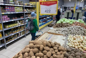 Привозной по 400 тенге за кило, местный по 165: где купить дешевый картофель в Уральске