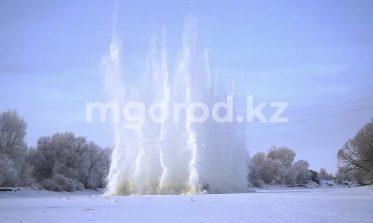 На водоёмах ЗКО начали взрывать лёд