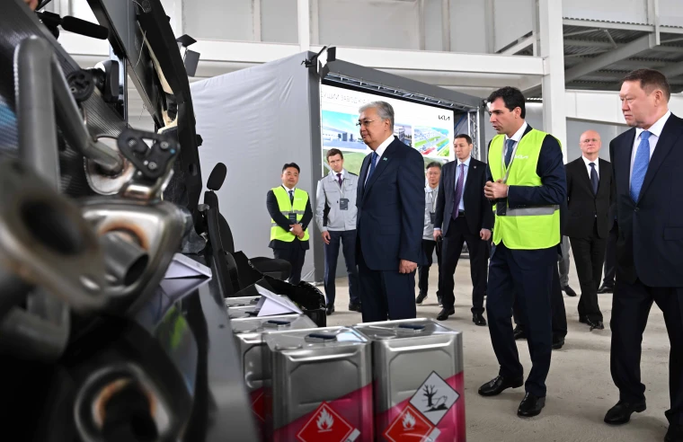 Президент ознакомился с ходом строительства автомобильного завода KIA | Мой Город Президент ознакомился с ходом строительства автомобильного завода KIA