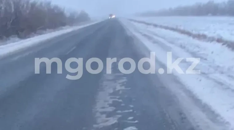 На гололёд вдоль платной трассы пожаловались жители ЗКО