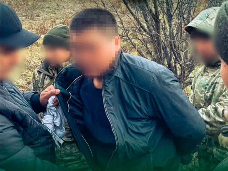 Подозреваемого в изнасиловании ребёнка задержали в Жетысу | Мой Город Подозреваемого в изнасиловании ребёнка задержали в Жетысу