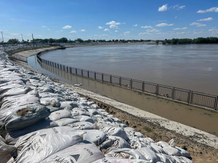Уровень реки Урал продолжает расти в Атырауской области