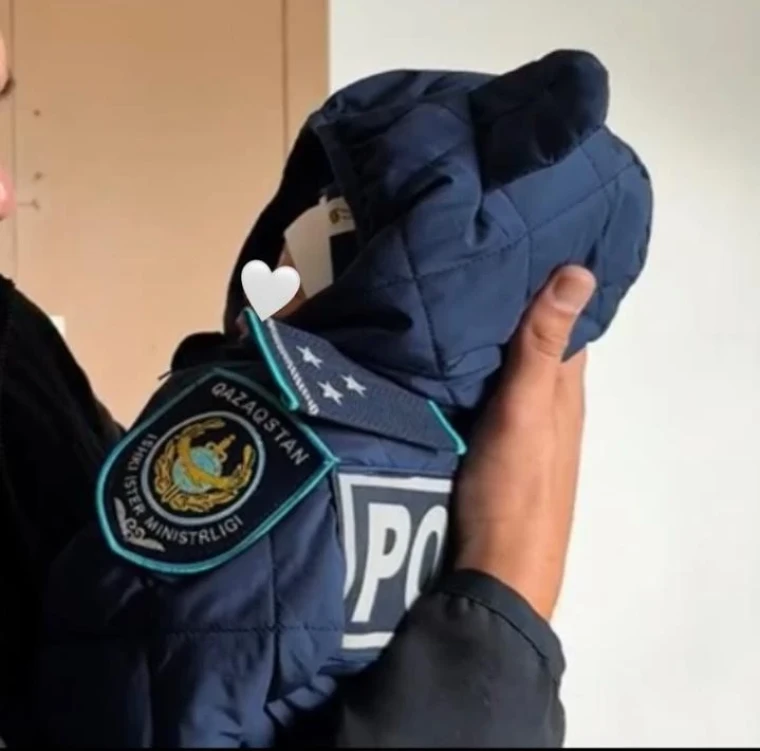 Полицейский родился: трогательное фото взорвало соцсети | Мой Город Полицейский родился: трогательное фото взорвало соцсети
