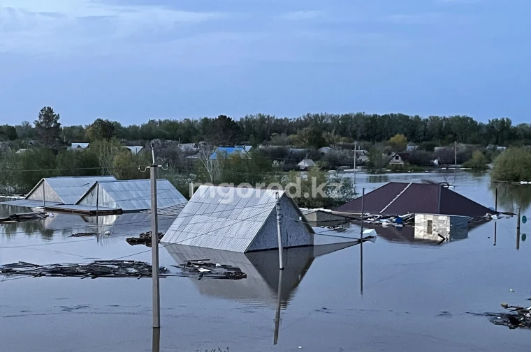 60 жителей принудительно эвакуировали из затопленного дачного общества в Уральске | Мой Город 60 жителей принудительно эвакуировали из затопленного дачного общества в Уральске