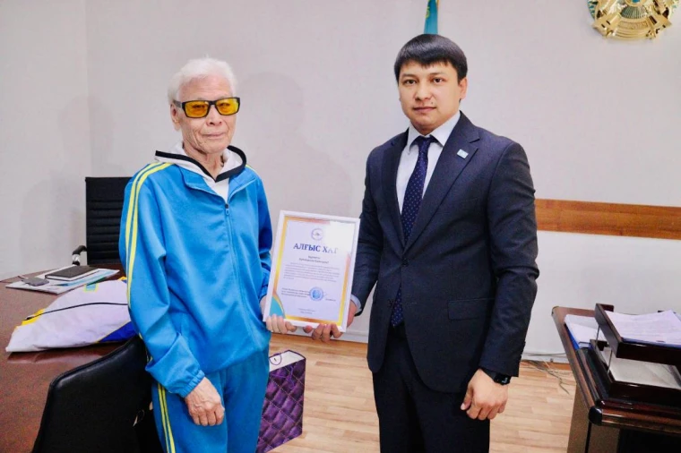 БҚО-да ардагер спортшы 80 шақырымды жаяу жүріп бағындырды | Мой Город БҚО-да ардагер спортшы 80 шақырымды жаяу жүріп бағындырды