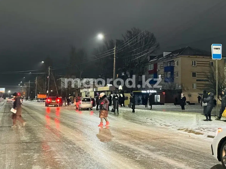 В Уральске общественный транспорт начнёт ездить только с 11:00 | Мой Город В Уральске общественный транспорт начнёт ездить только с 11:00
