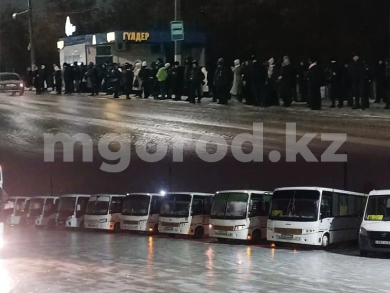 Коллапс в Уральске: гололёд парализовал город | Мой Город Коллапс в Уральске: гололёд парализовал город