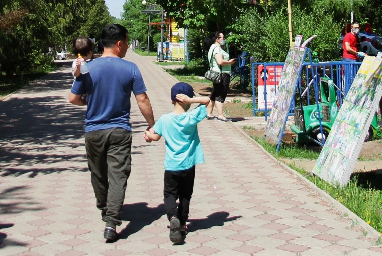 Вернуть обязательную прописку детей предложили в Казахстане | Мой Город Вернуть обязательную прописку детей предложили в Казахстане