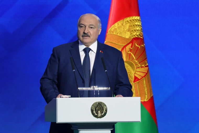 Лукашенко возмущён взаимодействием с Казахстаном в части авиасообщения