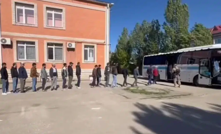 Сотню незаконных трудовых мигрантов выявили в Актобе