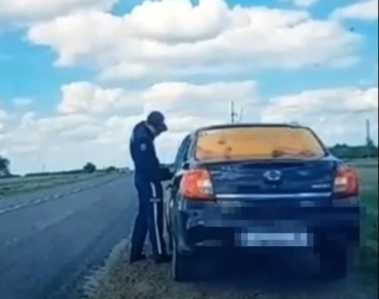 В ЗКО водитель нарушил ПДД при сопровождении школьного автобуса | Мой Город В ЗКО водитель нарушил ПДД при сопровождении школьного автобуса