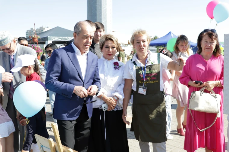 Первая выставка цветов прошла в Уральске | Мой Город Первая выставка цветов прошла в Уральске