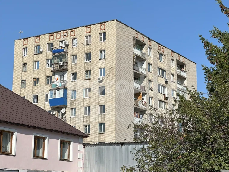 Жительница Уральска живёт в общежитии, которое строила