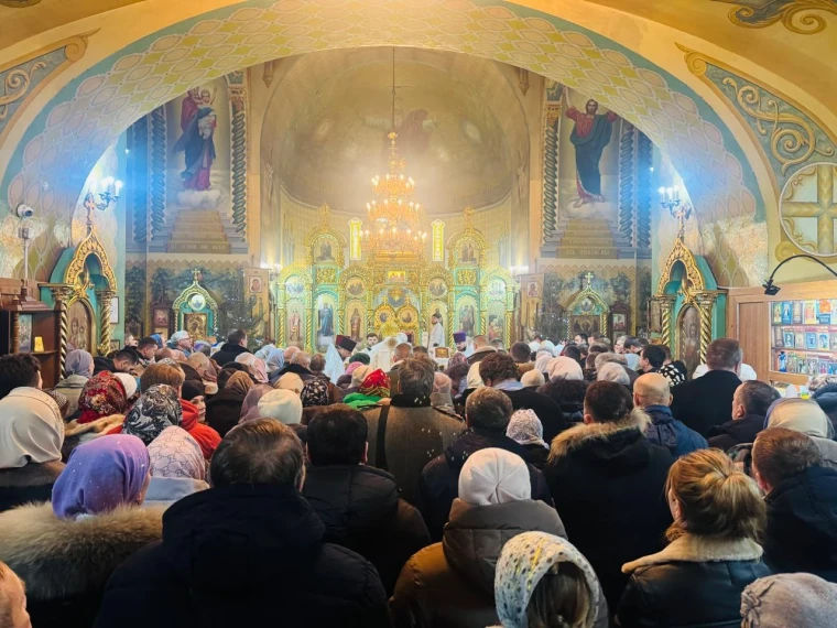 Православные христиане Уральска отмечают Рождество | Мой Город Православные христиане Уральска отмечают Рождество