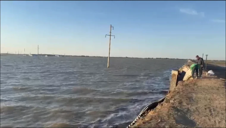 В Атырау уровень воды в Урале повысился до шести метров | Мой Город В Атырау уровень воды в Урале повысился до шести метров