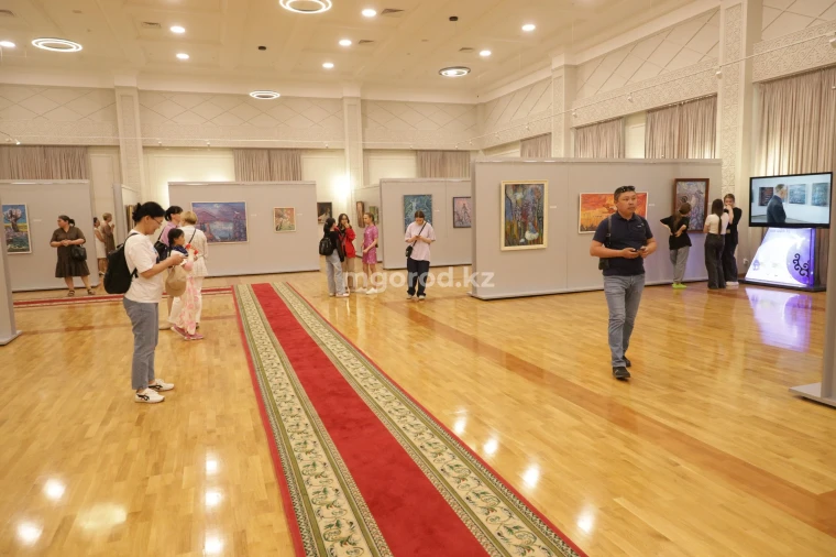 В Уральске открылась персональная выставка художницы Надежды Тихоновой | Мой Город В Уральске открылась персональная выставка художницы Надежды Тихоновой