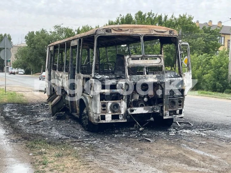 Автобус с детьми загорелся в Уральске: водителя привлекли к адмответственности