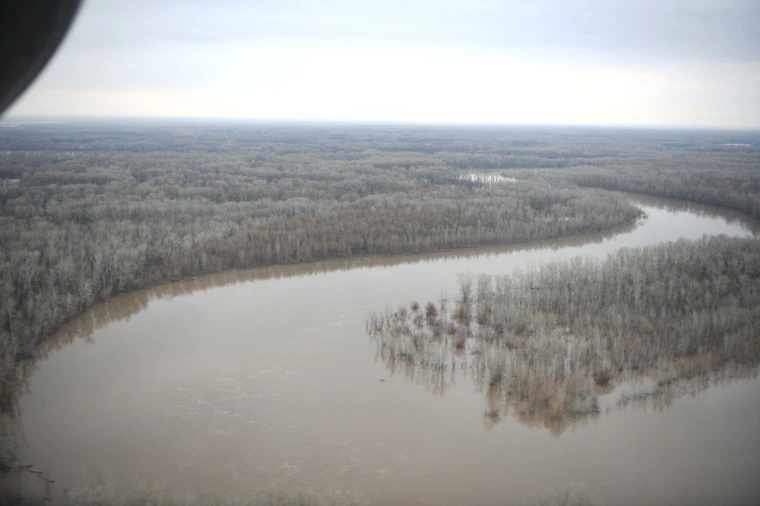 Уровень воды в Кушумском канале достиг опасной отметки | Мой Город Уровень воды в Кушумском канале достиг опасной отметки