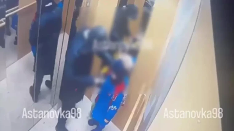 Подросток изрезал пятилетнего ребёнка в лифте: суд вынес решение | Мой Город Подросток изрезал пятилетнего ребёнка в лифте: суд вынес решение