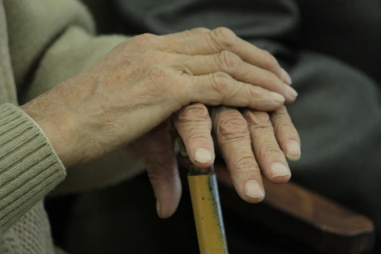 6 миллионов тенге отдал мошеннику 90-летний пенсионер в Атырау | Мой Город 6 миллионов тенге отдал мошеннику 90-летний пенсионер в Атырау