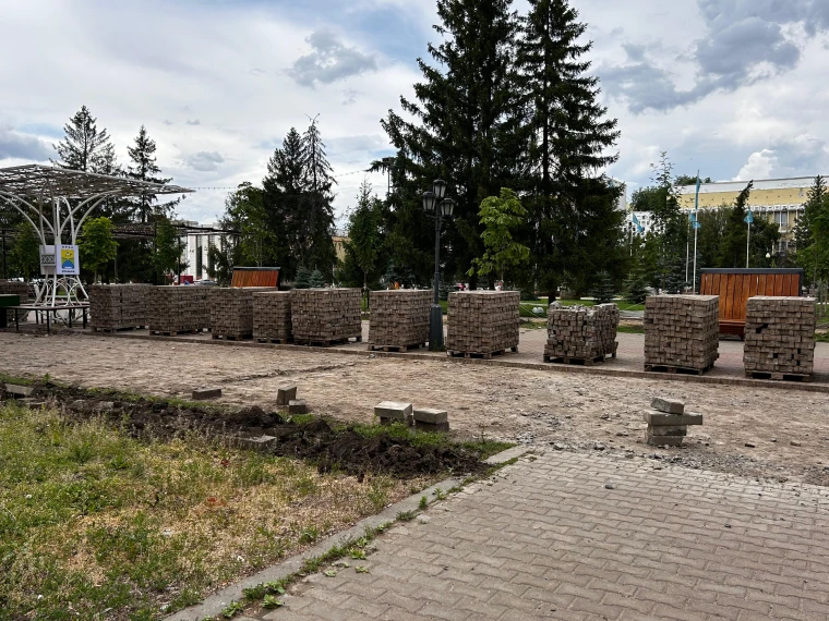 Оралда Абай алаңын жөндеу үшін 165 млн теңге бөлінген | Мой Город Оралда Абай алаңын жөндеу үшін 165 млн теңге бөлінген