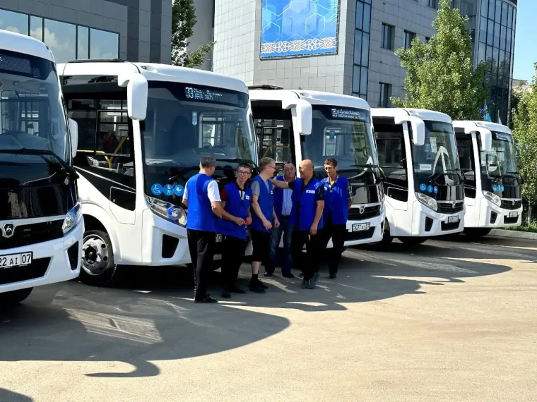 Новые пассажирские автобусы вышли на линию в Уральске | Мой Город Новые пассажирские автобусы вышли на линию в Уральске