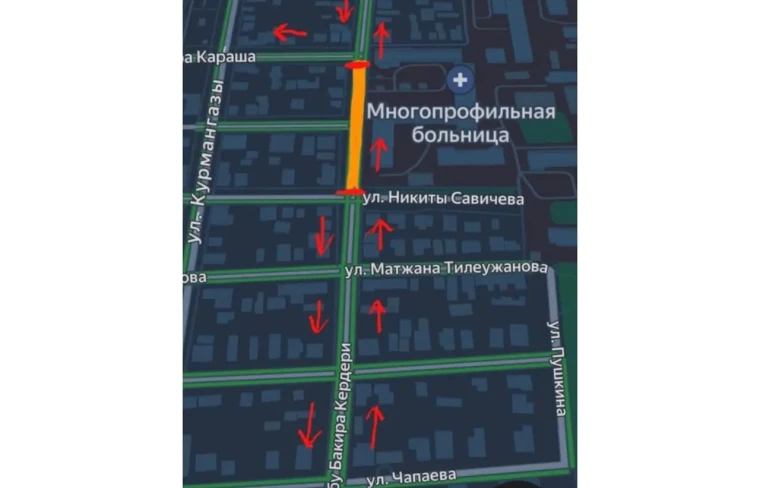 Из-за заторов участок улицы в Уральске сделали с односторонним движением