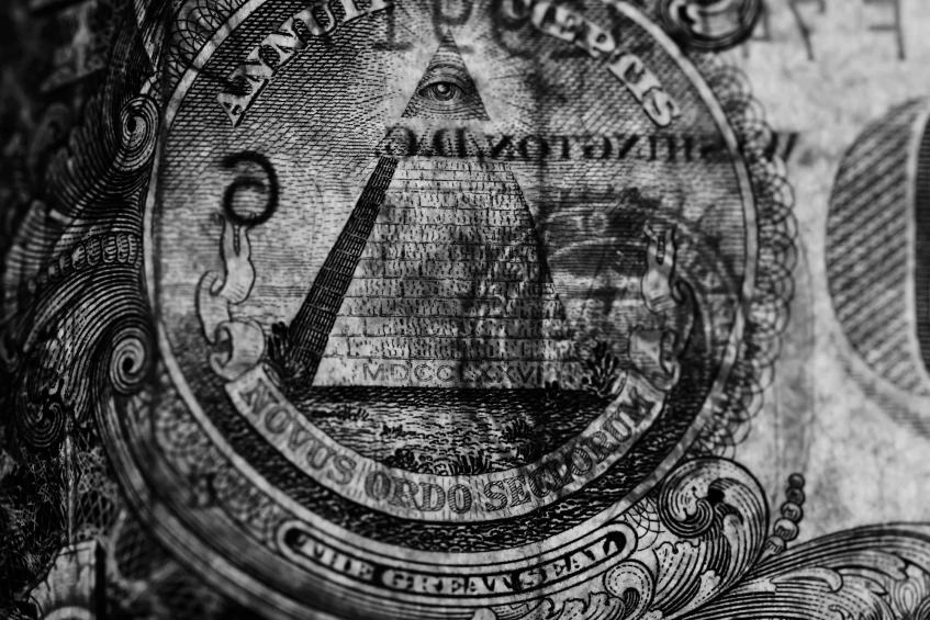 Маңғыстауда қаржы пирамидасын құрған адам салымшылар қаражатының 2 млрд теңгесін казина салған