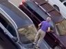 В Атырау пьяный мужчина залез на крышу EXEED и помял её