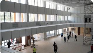 Без подземного перехода, но с лифтами: как изменился железнодорожный вокзал Уральска