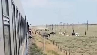 На юге Казахстана сошёл с рельсов вагон пассажирского поезда Саратов - Алматы