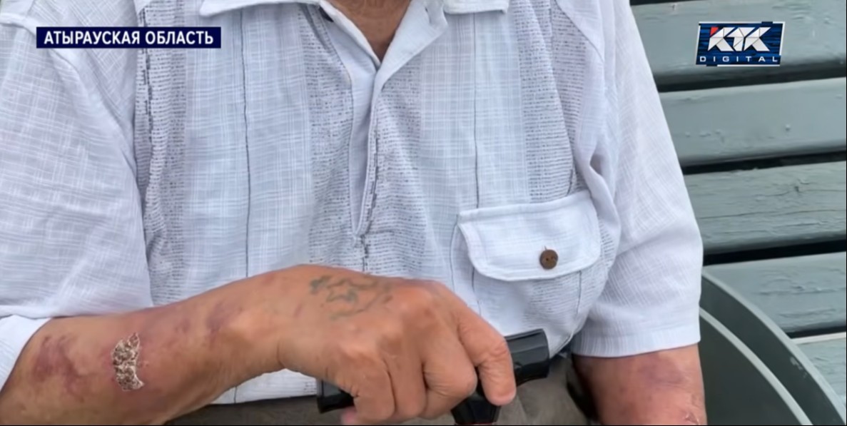 90-летний житель Атырауской области сбежал от издевательств родного сына: подробности