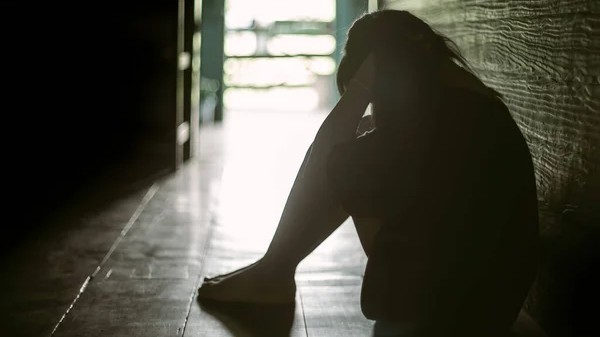 Мать 25 лет держала дочь взаперти, чтобы не выдавать замуж: ужасающая история