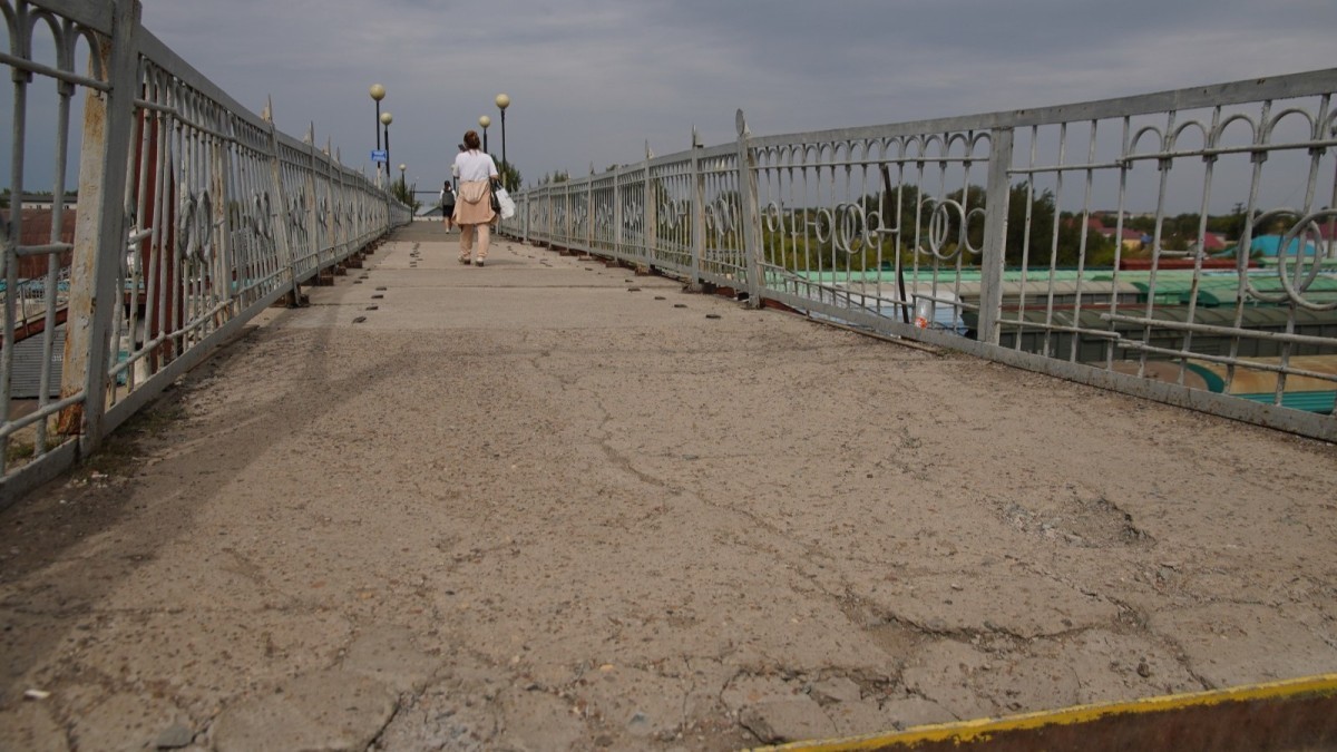 В Уральске на два дня ограничат движение по мосту на ж/д вокзале