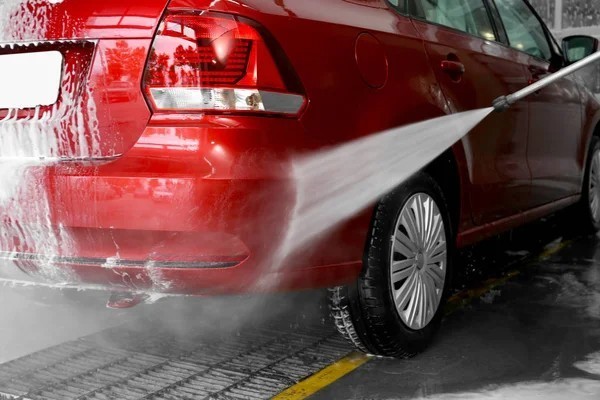 В Уральске автомойка заплатит клиенту почти 450 тысяч тенге за поврежденный кроссовер