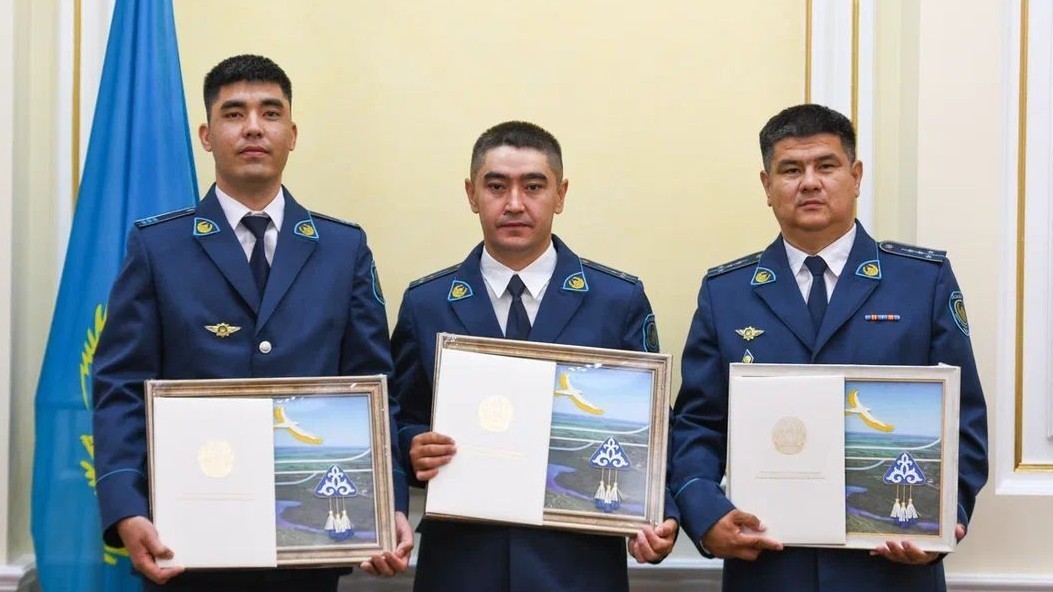 Оралда төрт жасар баланы құтқарған полиция қызметкерлері марапатталды