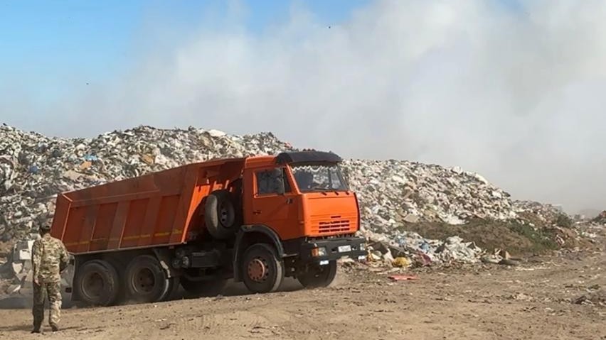 В воздухе обнаружили опасные газы из-за тления на горсвалке Уральска