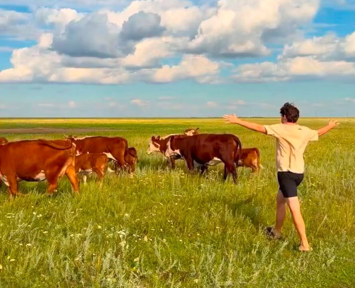 Америкалық күйеу бала БҚО-ға келді