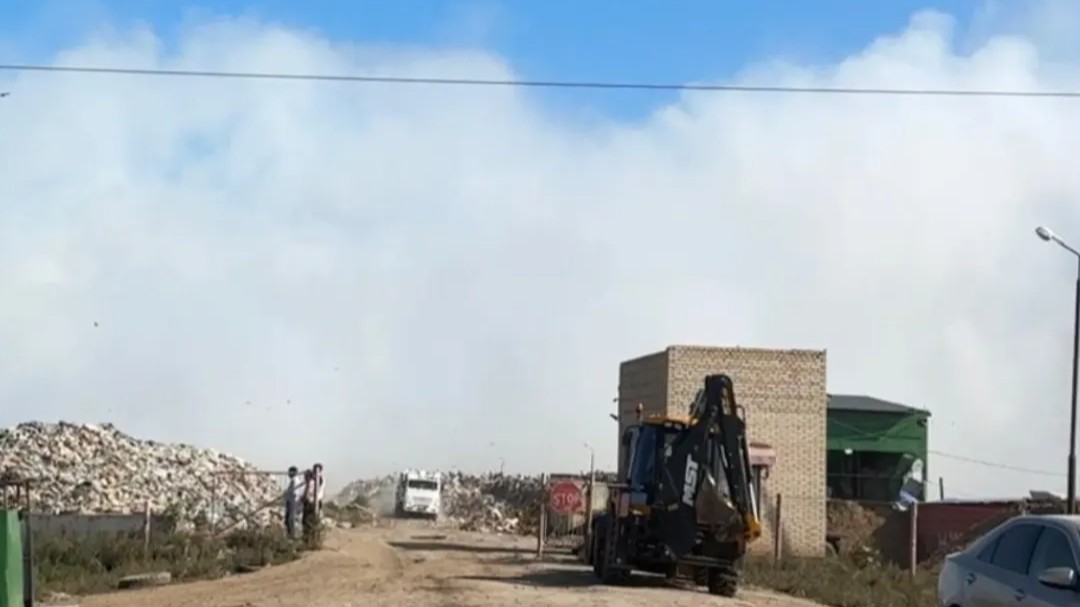Пожар на городской свалке Уральска удалось потушить на 10 сутки