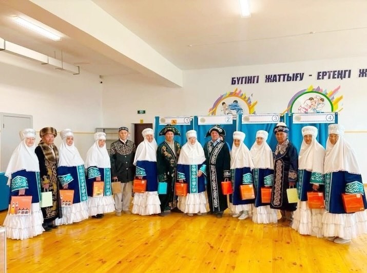 Ақсайда ақсақалдар мен ақжаулықты аналар сайлауда дауыс берді