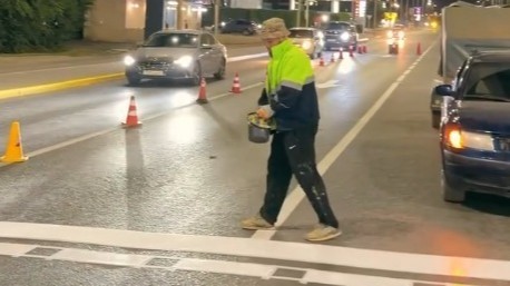 В Уральске начались работы по очистке улиц, дорожных знаков и обновлению разметки