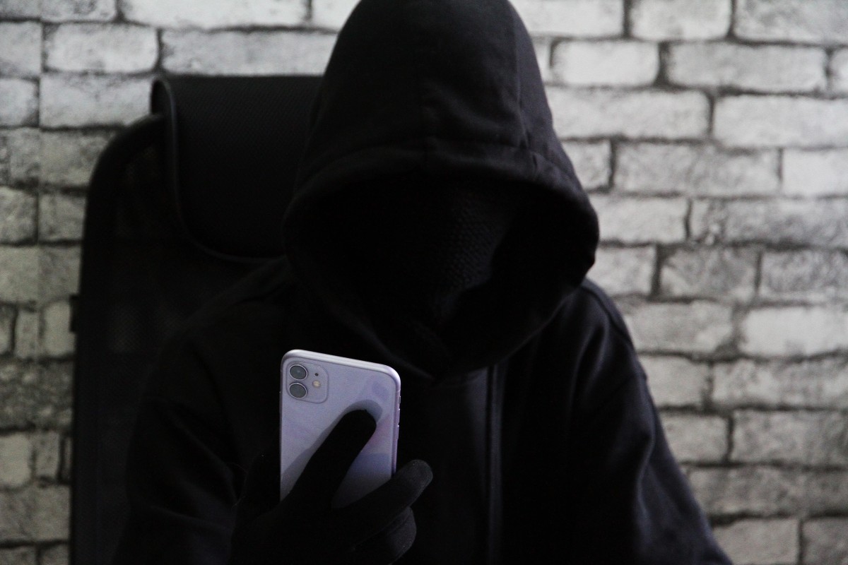 В Казахстане расследуют схему с онлайн-займами через SIM-боксы и карты дропперов
