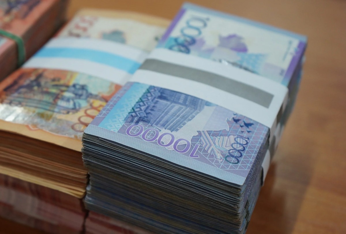До 2 млн тенге и выше: кому в августе предлагали самые высокие зарплаты в Казахстане