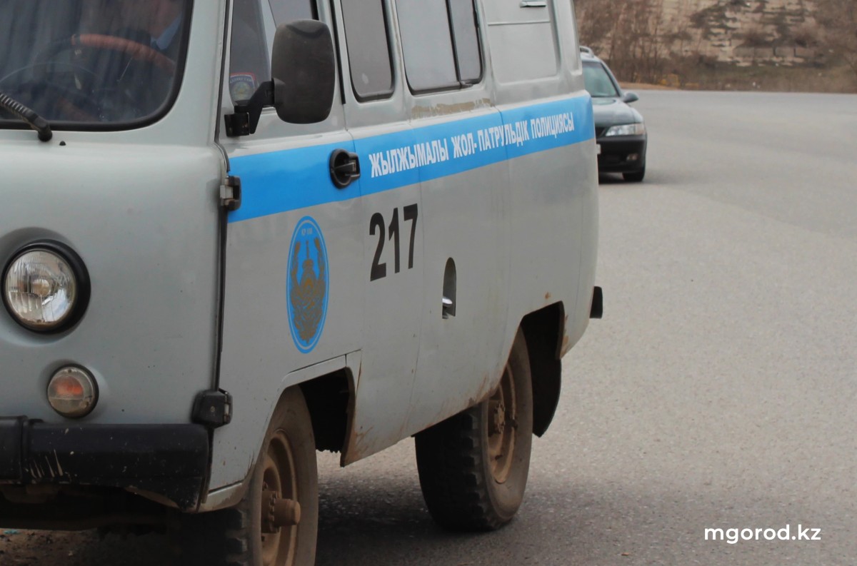 Тело мужчины нашли в одном из дворов Уральска