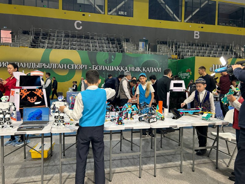 Оралдық оқушылар АҚШ-та робототехникадан өтетін жарысқа дайындалып жатыр