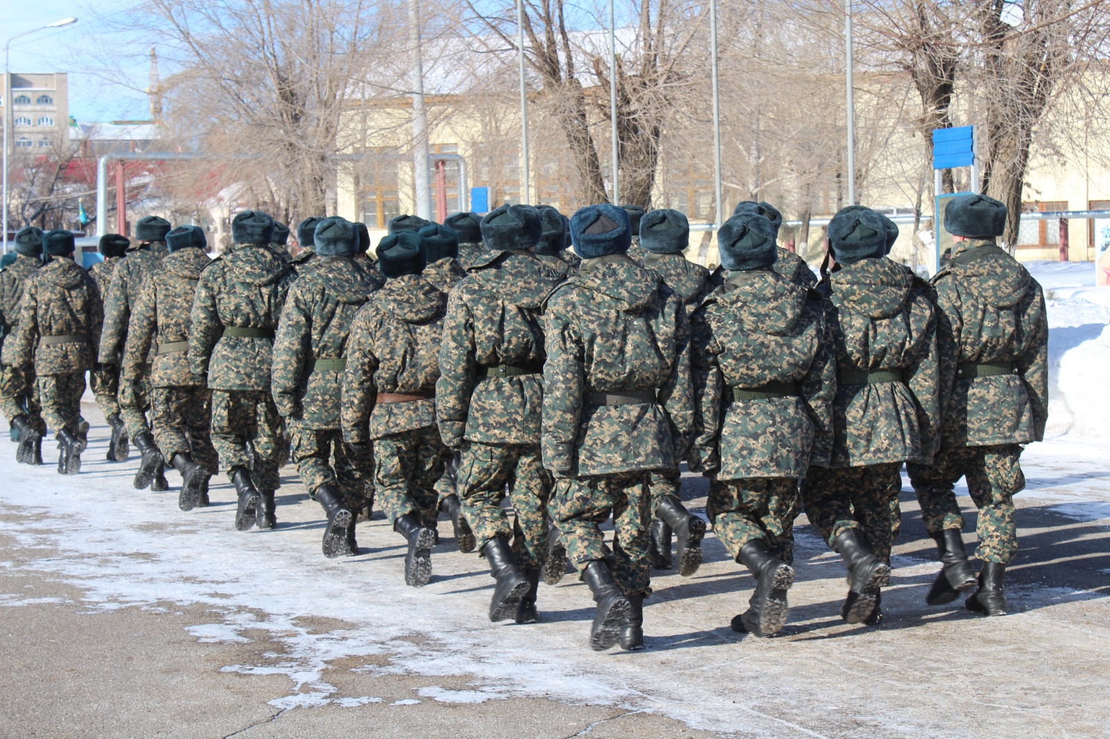 Более тысячи человек планируют призвать на воинскую службу в ЗКО