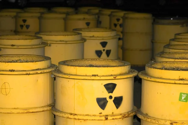 Шестерых казахстанцев осудили за попытку вывоза урана в Китай